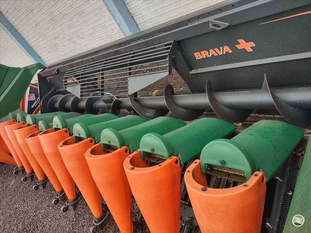 PLATAFORMA COLHEITADEIRA STARA BRAVA 4980 Talamini Máquinas e Implementos Agrícolas CAMPOS NOVOS SANTA CATARINA SC